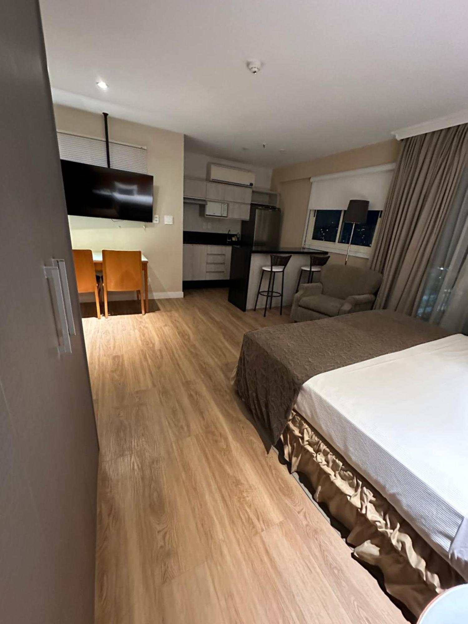 Barra Da Tijuca - 9 - Flat Premium Com Cozinha, Fogao Cooktop, Geladeira Grande, Smart Tv Grande, Lindo E Muitissimo Confortavel, Balsa Para A Praia Gratis E Estacionamento Gratuito Рио де Жанейро Екстериор снимка